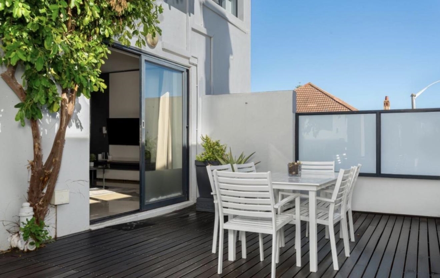 2 Bedroom Property for Sale in Sea Point Western Cape